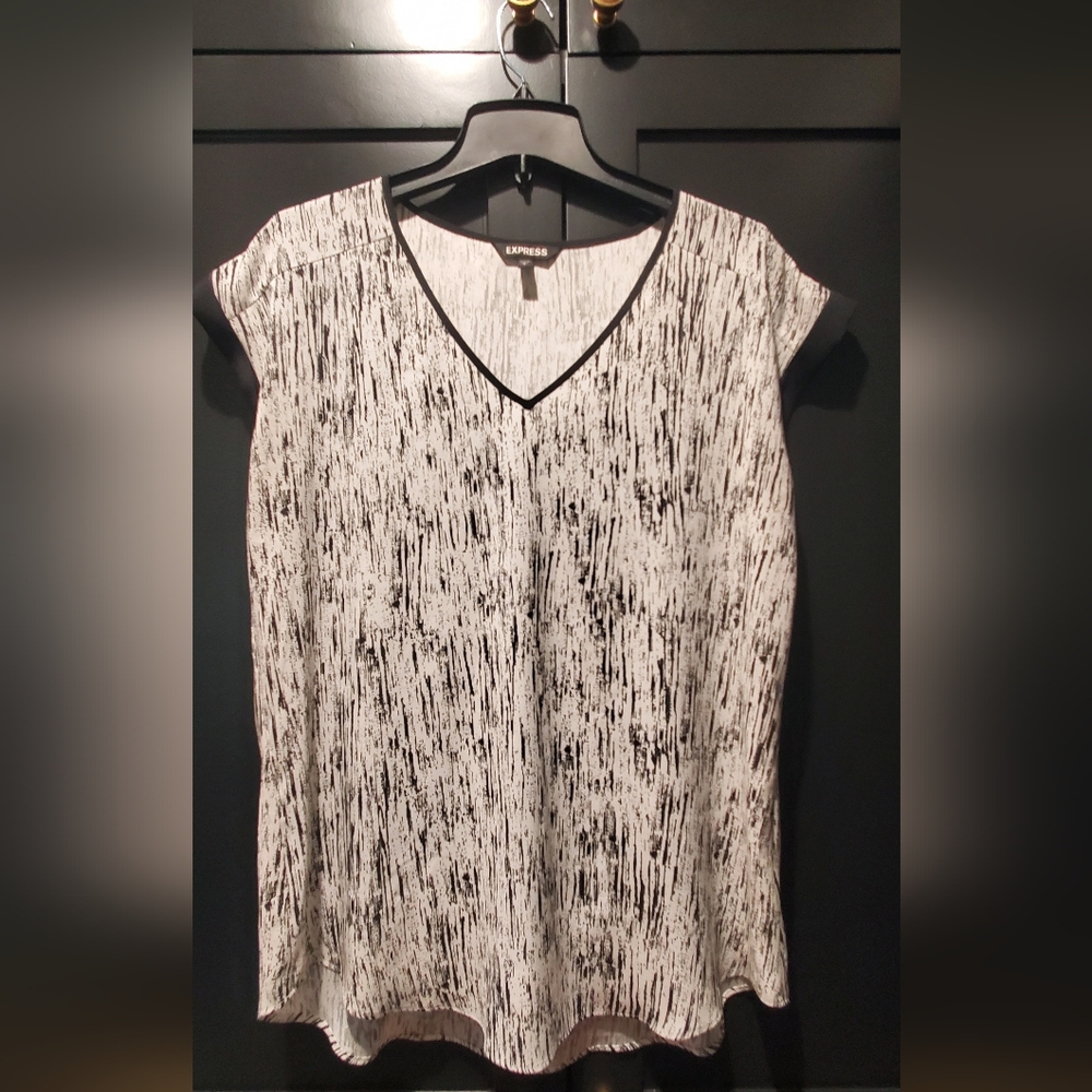Express Black and White Patterned Blouse